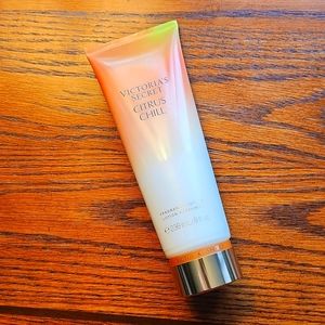 NWT Victoria's Secret Citrus Chill Lotion 🍊 8 oz